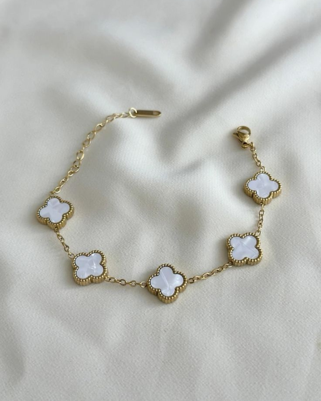 Clover Pearl Bracelet
