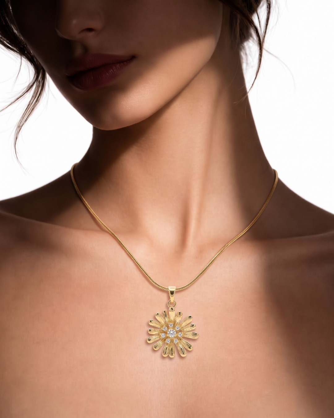 Daisy Crystal Pendant Necklace
